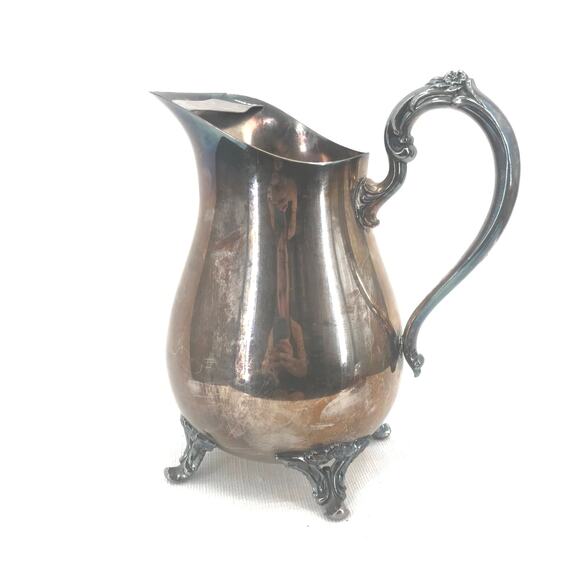 WM Rogers 317 Classic Silver Plate Water Claw Footed Pitcher with Lace Lip Guard - Picture 1 of 5